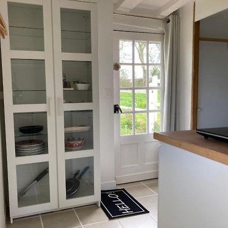 Sainte-Marguerite-des-Loges Tiny House Du Haras Cour Lozeyヴィラ エクステリア 写真