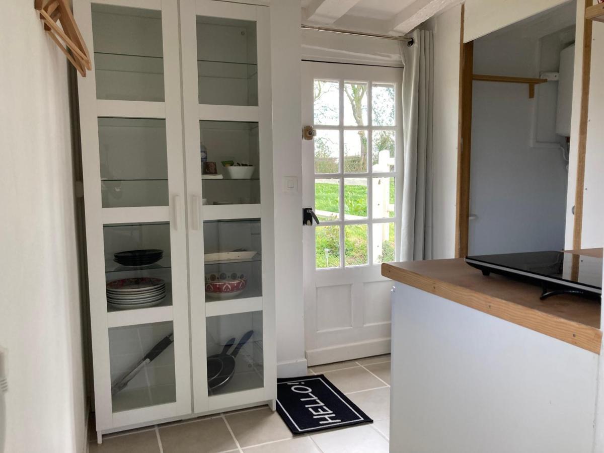 Sainte-Marguerite-des-Loges Tiny House Du Haras Cour Lozeyヴィラ エクステリア 写真
